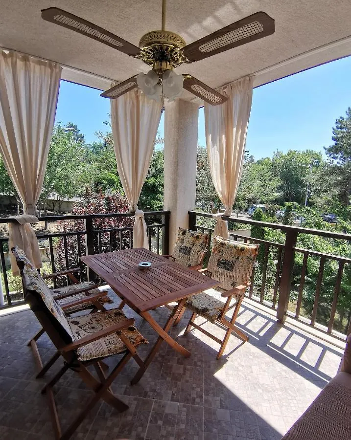 Quiet Apartment With Big Terrace In Santa Marina With Parking Sozopol Bułgaria